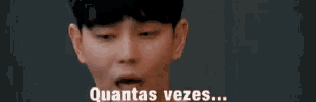 a close up of a person 's face with the words me diz written on it
