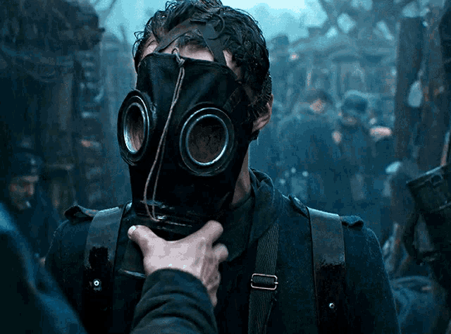 All Quiet On The Western Front Paul Baumer GIF - All Quiet On The Western Front Paul Baumer Gas Mask GIFs