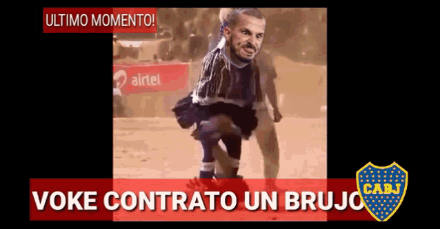 a picture of a soccer player with the words " ultimo momento " in the upper left corner