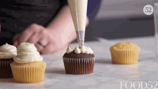 Decorating Cupcake Food52 GIF - Decorating Cupcake Food52 Piping GIFs