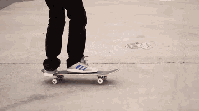 Ride Pushing GIF - Ride Pushing Skateboarding GIFs