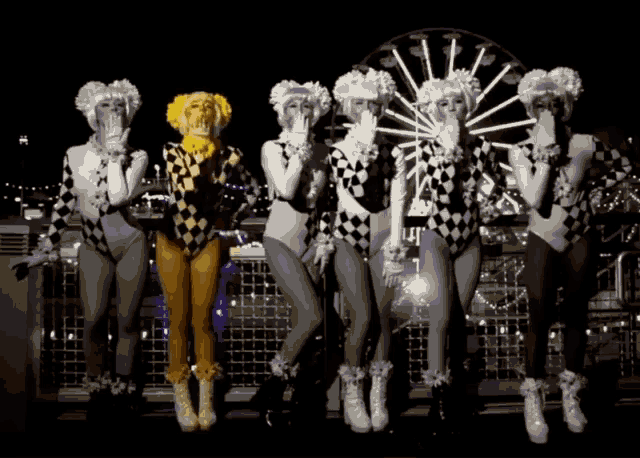 Blowing Kisses Edc GIF - Blowing Kisses Edc Electric Daisy Carnival GIFs