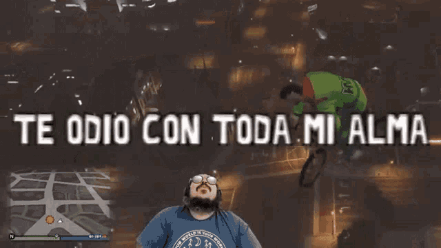 a man playing a video game with the words " te odio con toda mi alma "