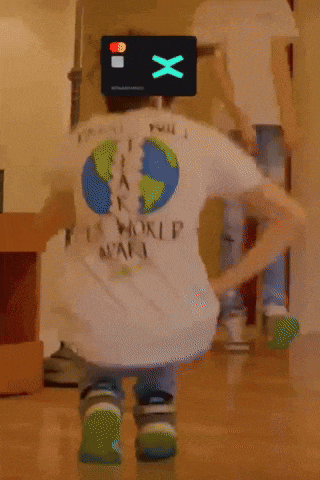 a person wearing a t-shirt that says " i am not a robot "