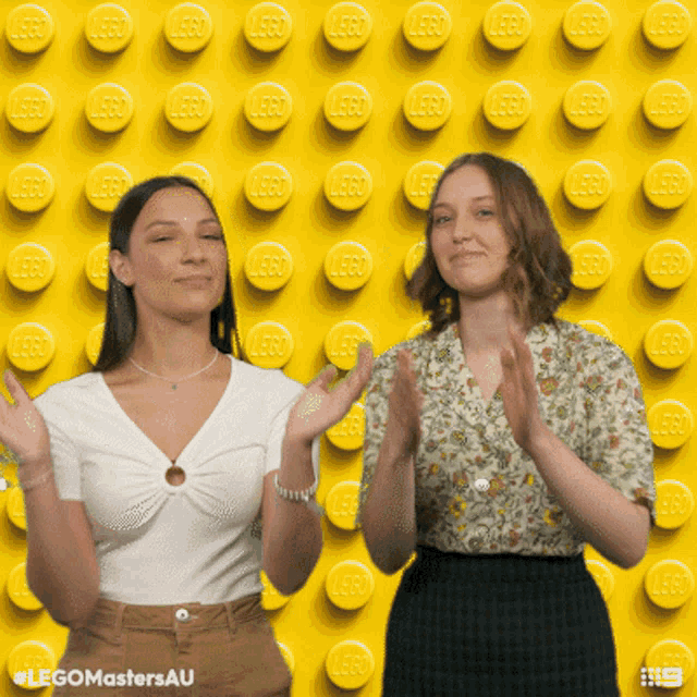 Clapping Summer GIF - Clapping Summer Iona GIFs