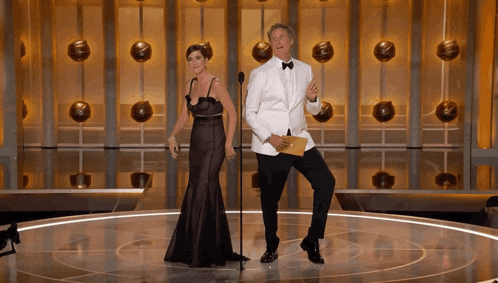 Will Ferrell Kristen Wiig GIF - Will Ferrell Kristen Wiig Golden Globes GIFs