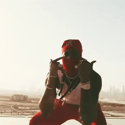 Pointing To My Eyes 2chainz GIF - Pointing To My Eyes 2chainz Sleep When U Die Song GIFs