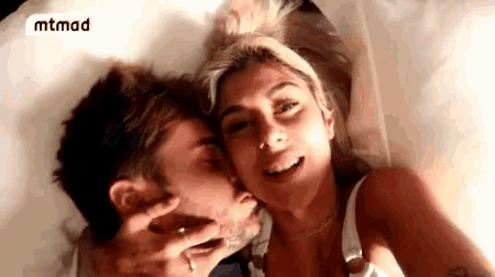 Mtmad Kiss GIF - Mtmad Kiss Selfie GIFs
