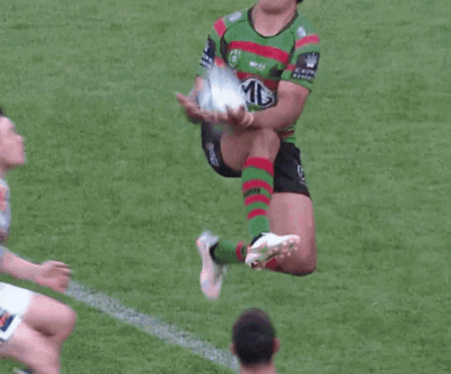 Jared Warea Hargreaves Latrell Mitchell GIF - Jared Warea Hargreaves Latrell Mitchell Head Hit GIFs