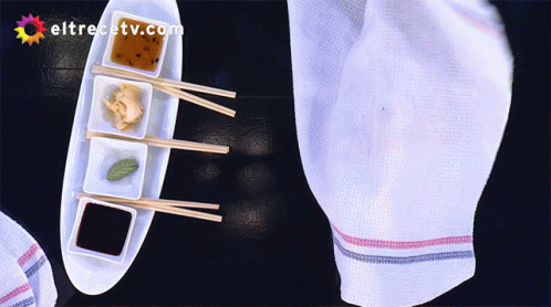 Revelando Sushi GIF - Revelando Sushi Comida Japonés GIFs