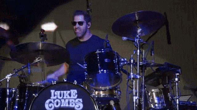 Drummer Luke Combs GIF - Drummer Luke Combs Stagecoach GIFs