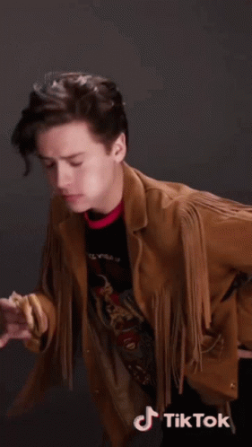 Cole Sprouse Burger GIF - Cole Sprouse Burger Eating GIFs