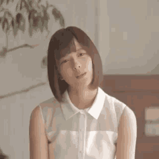 Keyakizaka46 Watanaberisa GIF - Keyakizaka46 Watanaberisa Stare GIFs