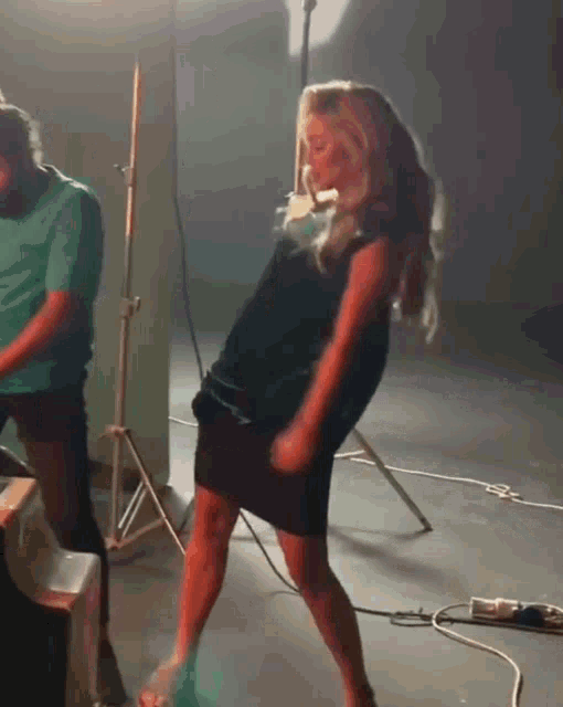 Dance Funny Guy GIF - Dance Funny Guy Funny As Hell GIFs