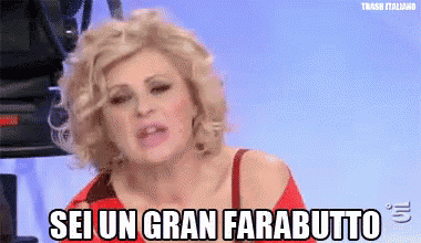 a woman says sei un gran farabutto in front of a blue background