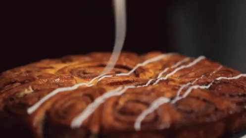 Rich Cinnamon Rolls GIF - Cinnamonrolls Dessert Pastry GIFs