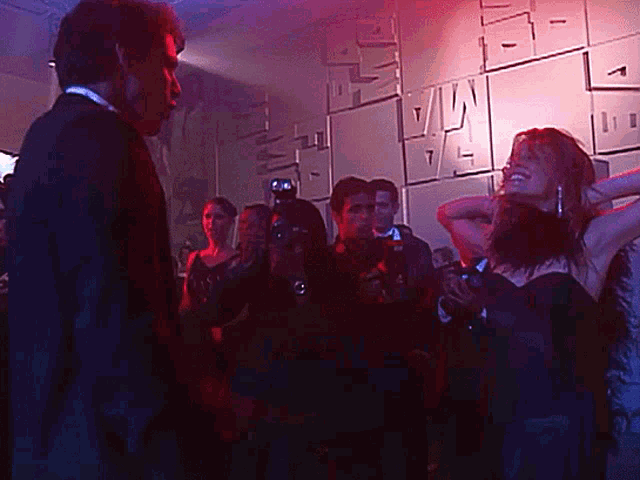 Claudia Abreu Laura Cachorra GIF