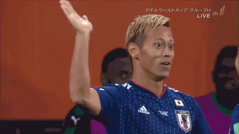 ハイタッチ　本田圭佑 Keisuke Honda 日本代表 GIF - High Five Salute Keisuke Honda GIFs