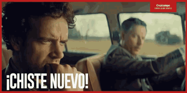 two men in a car with the words chiste nuevo written on the bottom