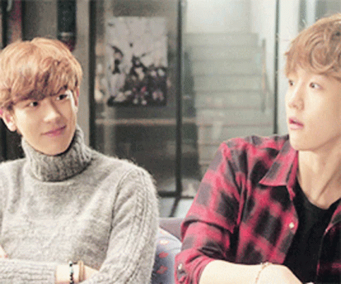 Exo Chanbaek Chanyeol GIF - Exo Chanbaek Chanyeol Smiling GIFs