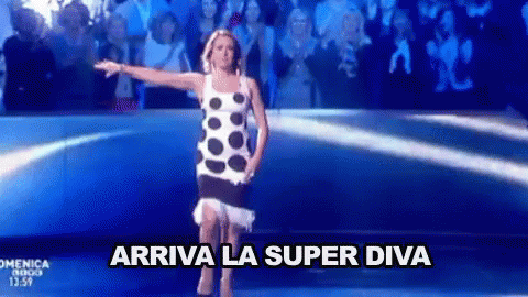 Barbara D'Urso Diva Arrivare Sfilare Showgirl GIF - Barbara D Urso Star Coming GIFs