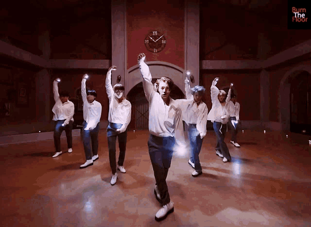 슈퍼주니어 Super Junior Light Show GIF - 슈퍼주니어 Super Junior Light Show Super Junior Dancing GIFs