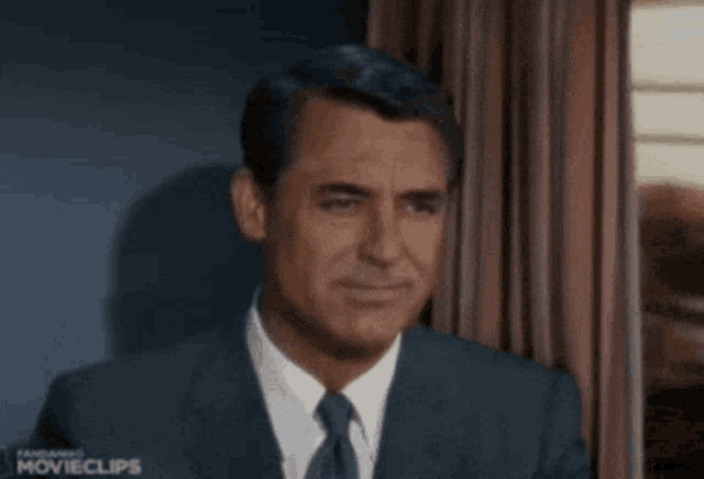 Cary Grant North Northwest1959alfred Hitchcock Roger Thornhill GIF - Cary Grant North Northwest1959alfred Hitchcock Roger Thornhill GIFs