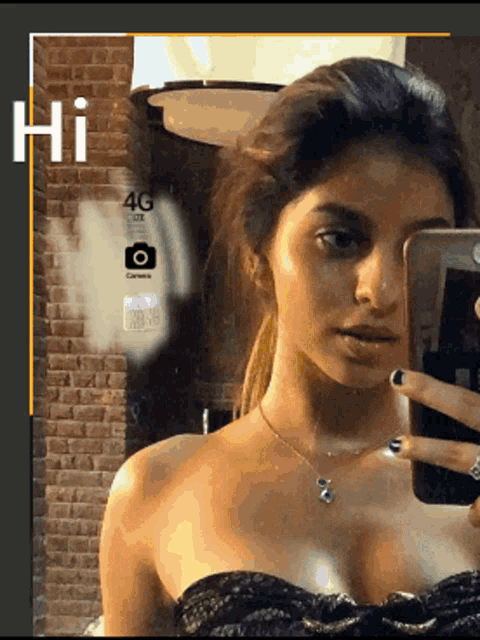Suhana Khan Hi GIF - Suhana Khan Hi Mirror Selfie GIFs