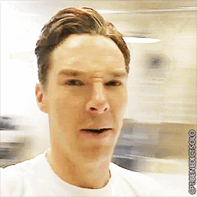 Turn Around Playful GIF - Turn Around Playful Benedict Cumberbatch GIFs