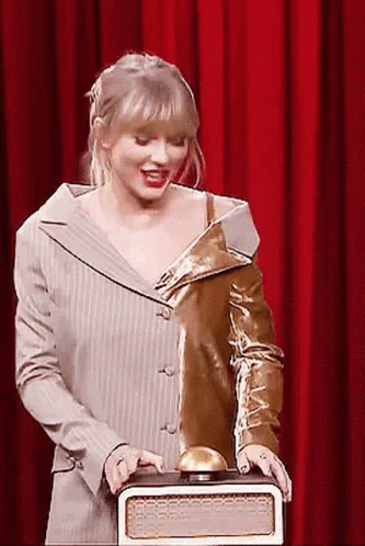Taylor Swift Laugh GIF - Taylor Swift Laugh GIFs