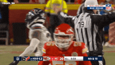 a football game is being played between the chiefs and the bears