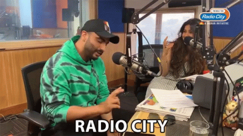 Radio City Excited GIF - Radio City Excited Arjun Kapoor GIFs