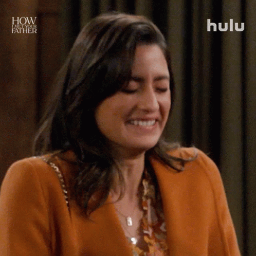 Laughing Hannah GIF - Laughing Hannah How I Met Your Father GIFs