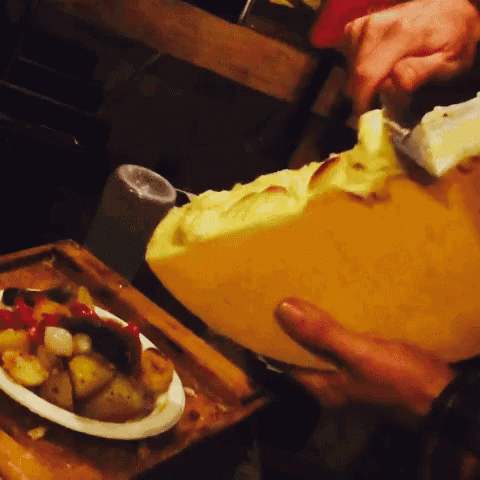 Extra Cheese Raclette GIF - Extra Cheese Raclette Melted Cheese GIFs