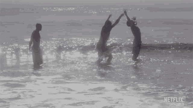 Swimming Have A Good Trip GIF - Swimming Have A Good Trip Having Fun In The Water GIFs