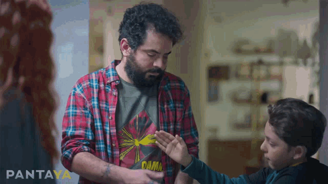 El Choque De Puños Andy GIF