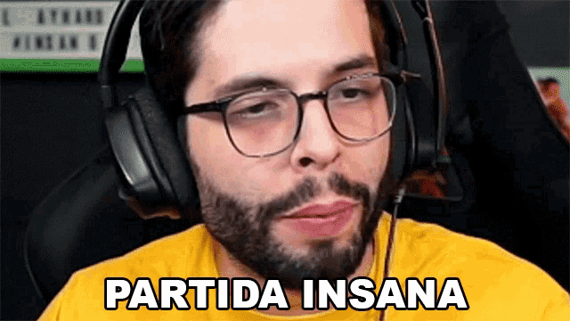 a man wearing glasses and headphones with the words partida insana above him