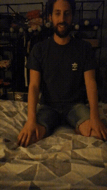 Bed Sexy GIF - Bed Sexy Timide GIFs