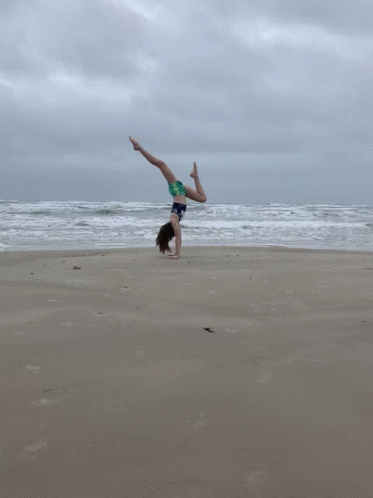 Handstand Gymnastics GIF - Handstand Gymnastics Beach GIFs
