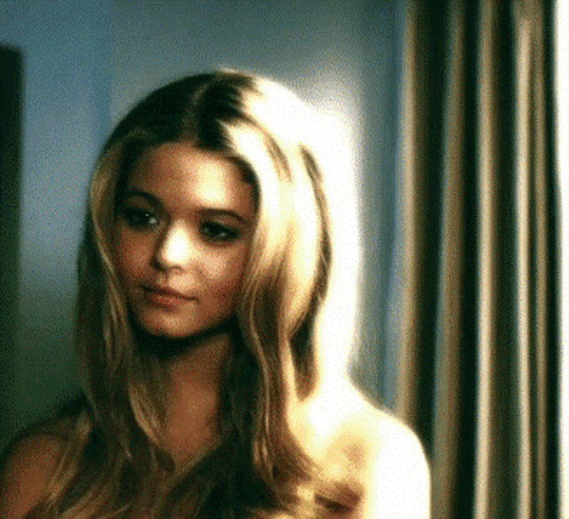 Alison Dilaurentis Sasha Pieterse GIF