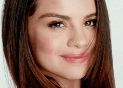 Selena Gomez Visual Queen GIF - Selena Gomez Visual Queen Dorothea GIFs