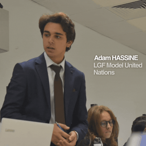 Adam Hassine GIF - Adam Hassine Mun GIFs