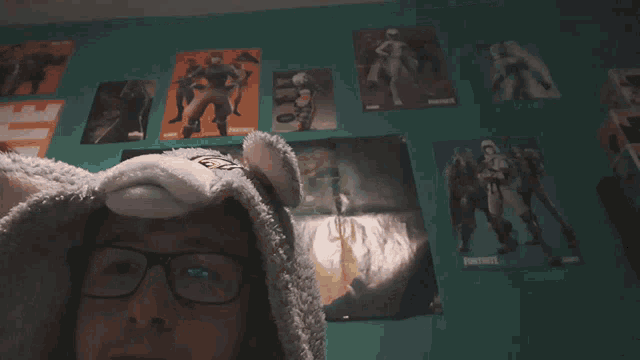 a person wearing glasses and a bunny costume with the words " c'était mieux avant " written on the bottom