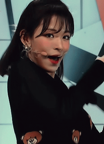 Chaeyoung Fromis_9 GIF