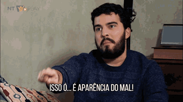 a man with a beard says isso o