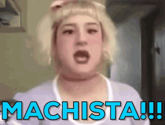 a woman with a choker says machista !!!