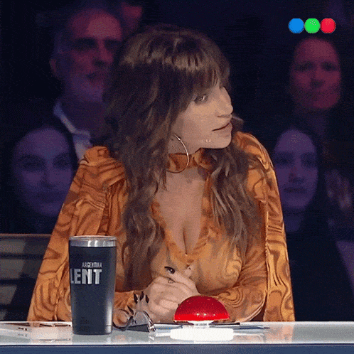 Riendo Flor Peña GIF - Riendo Flor Peña Got Talent Argentina GIFs