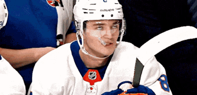New York Islanders Noah Dobson GIF - New York Islanders Noah Dobson Watching GIFs