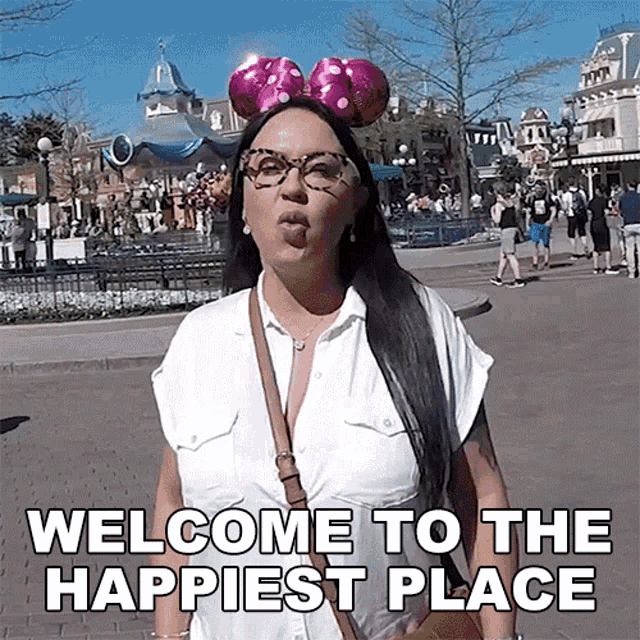 Welcome To The Happiest Place On Earth Mariah Milano GIF - Welcome To The Happiest Place On Earth Mariah Milano Dinner With Mariah GIFs