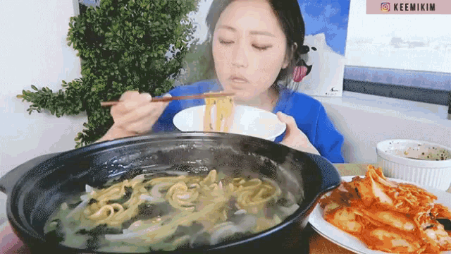 Hotpot Noodles GIF - Hotpot Noodles Steaming GIFs